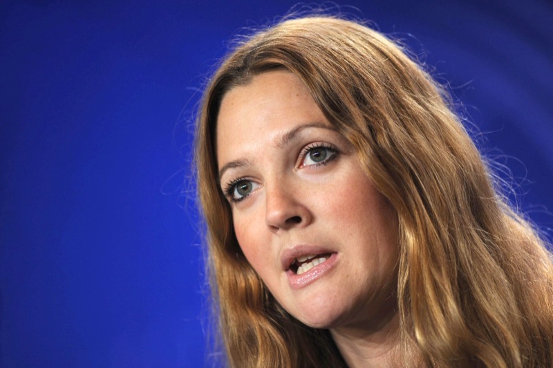 Drew Barrymore Defends Hugh Grant's "Rude" Oscar Interview With Ashley Graham