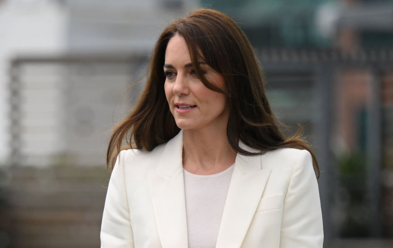 Kate Middleton Struggled To Do Windsor Walkabout With Meghan Markle