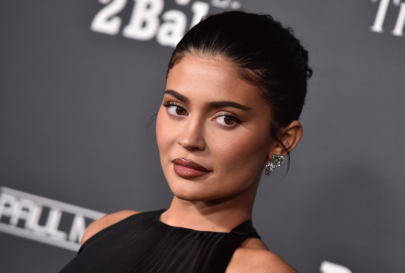 Kylie Jenner Dresses Like A Duggar Daughter To Hide Timothée Chalamet Romance