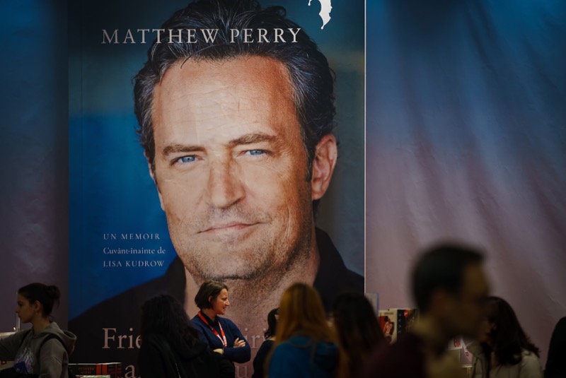 Matthew Perry Admits He Shouldn't Have Included Offensive Keanu Reeves Insult In Book