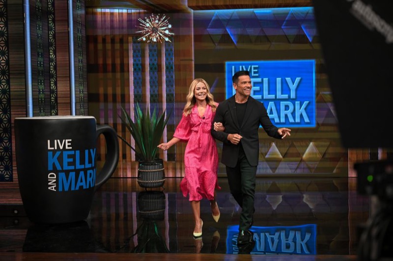 Fans Want "LIVE with Kelly and Mark" To Be Cancelled For These Reasons