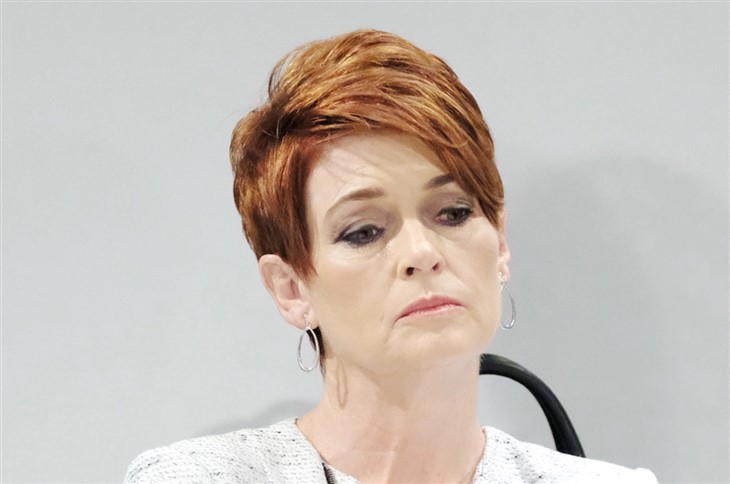 General Hospital: Diane Miller (Carolyn Hennesy) 