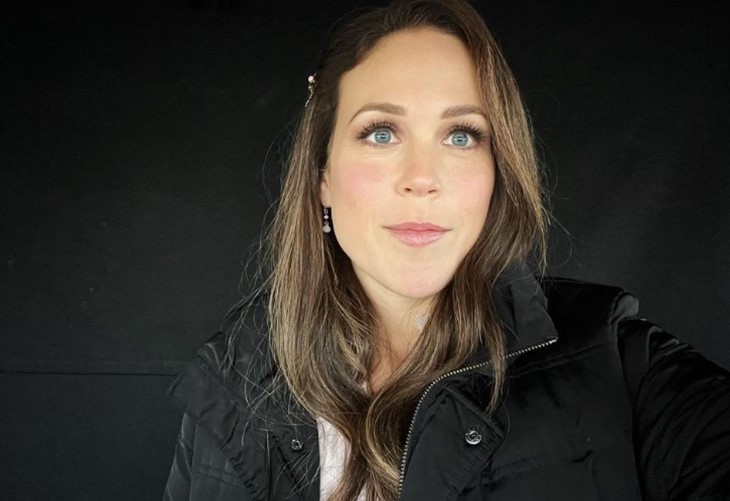 Erin Krakow 