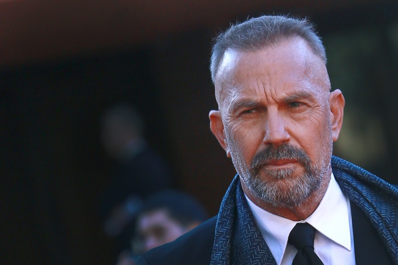 Kevin Costner Source Says Estranged Wife Can Afford To Move, But Doesn't Want To