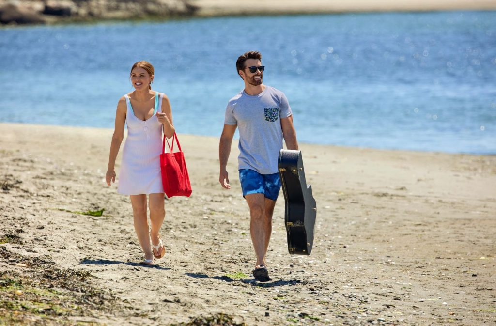 Holland Roden & Corey Cott Are Making Waves On Hallmark Channel