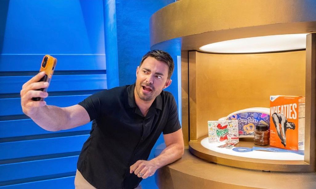 Jonathan Bennett to host Battle of the Decades on Food Network