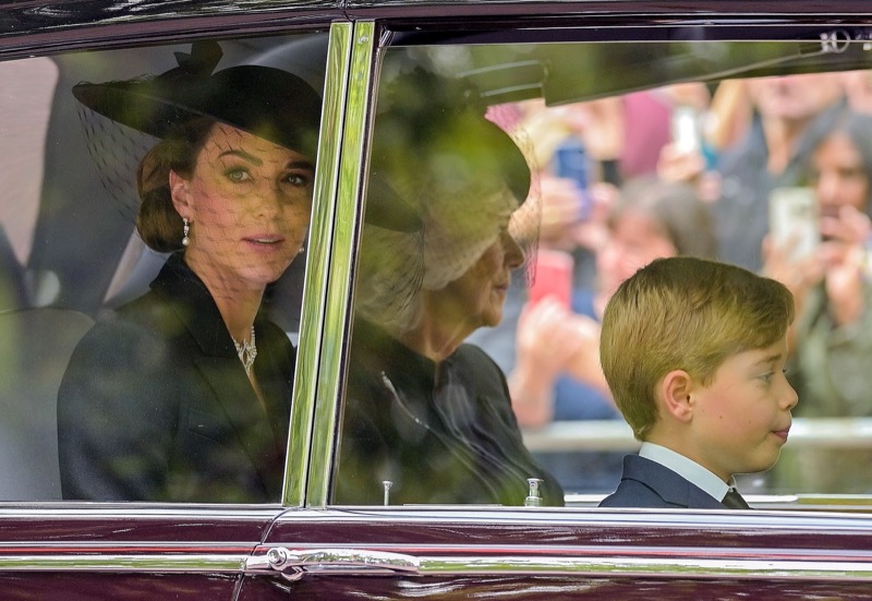Royal Family News: Psychologist Claims Prince George Saved By Mom Kate Middleton