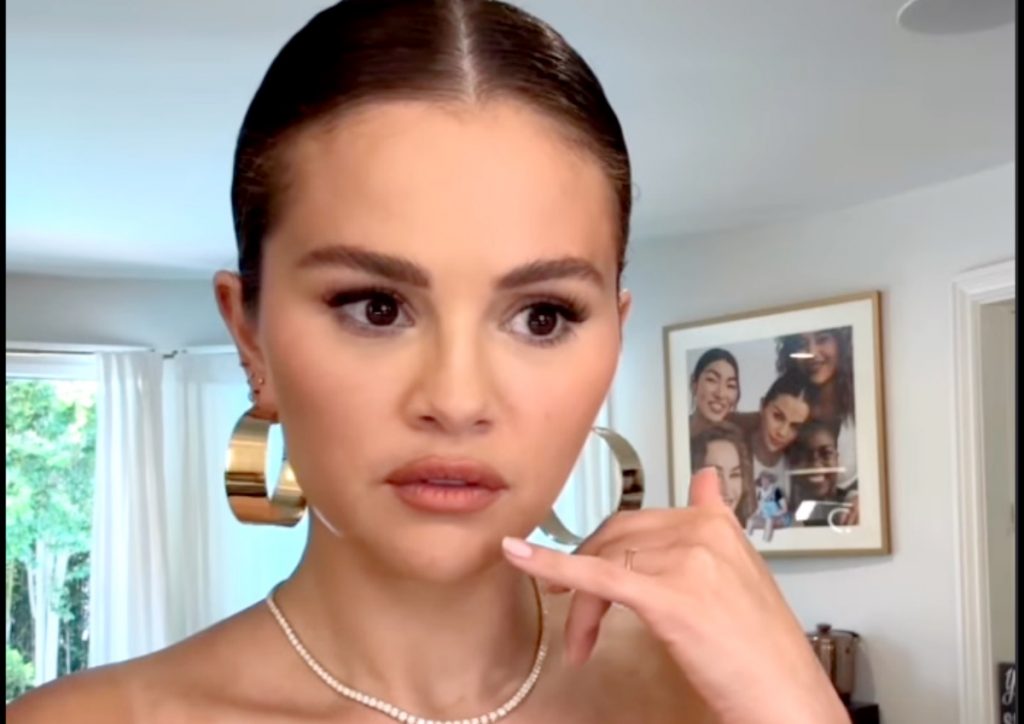 Selena Gomez Squashes Every Miley Cyrus Feud Rumors With An AnnouncementÂ 