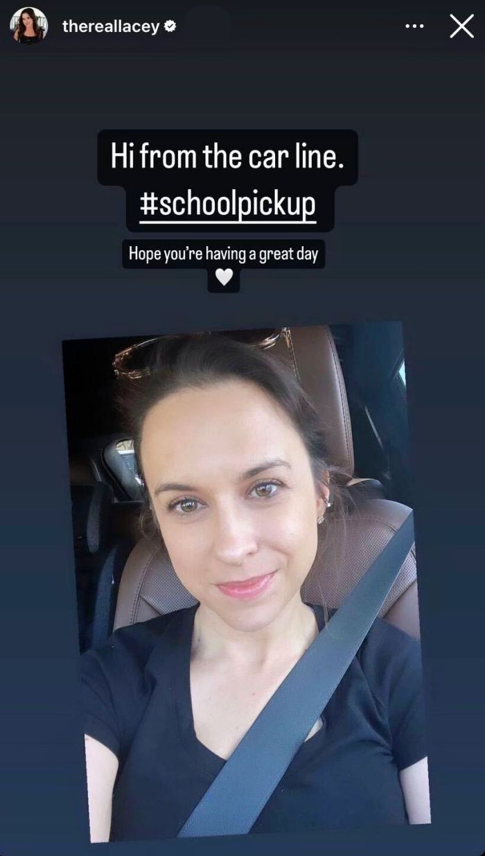 Lacey Chabert in the school pickup line