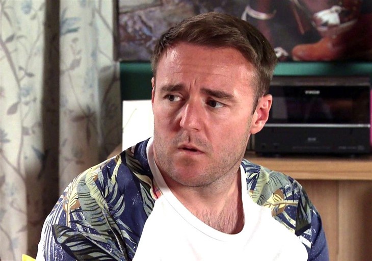 Coronation Street’s Tyrone Dobbs Experiences Addiction In The Past?