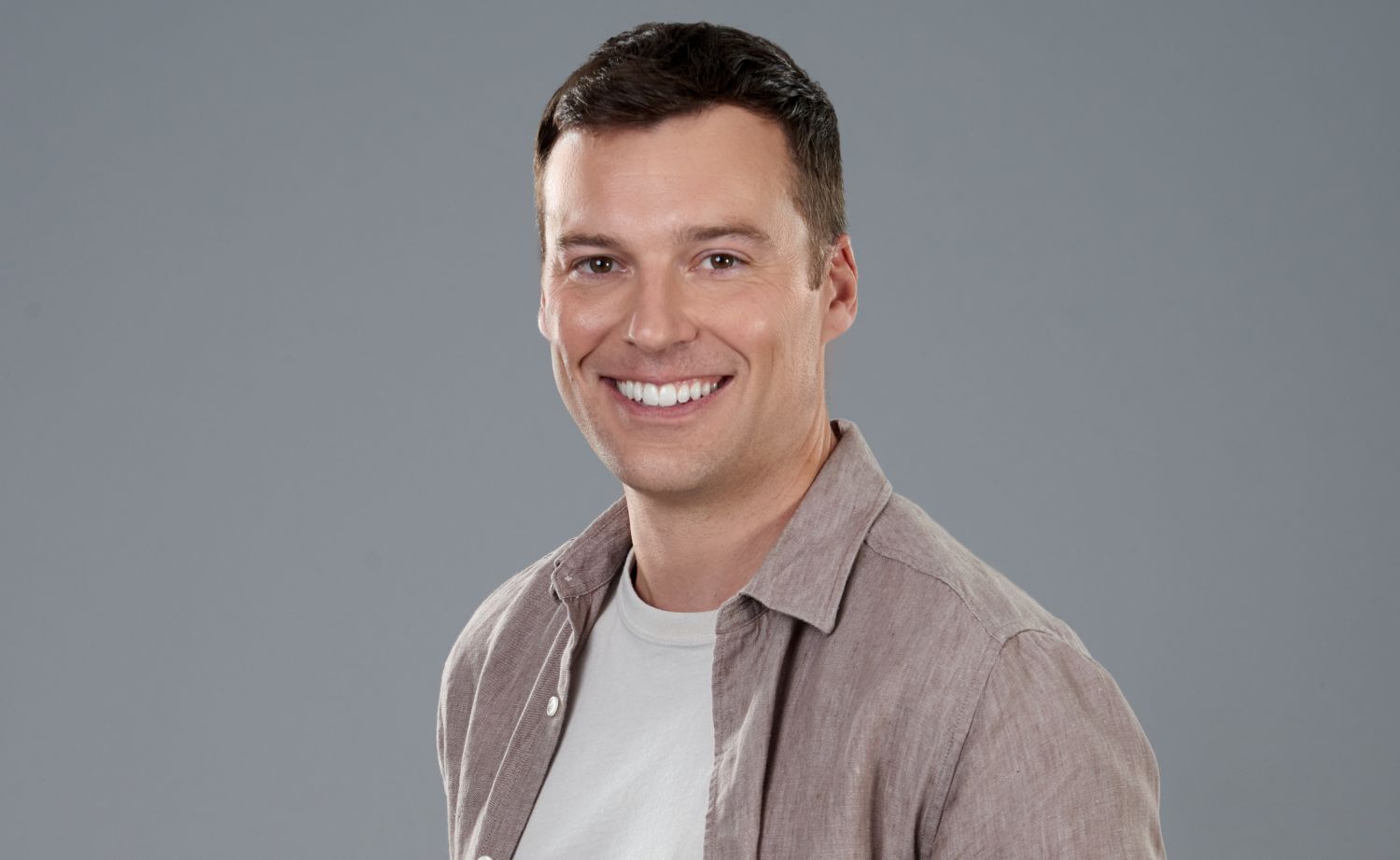 Peter Mooney stars in Retreat to You on Hallmark Channel