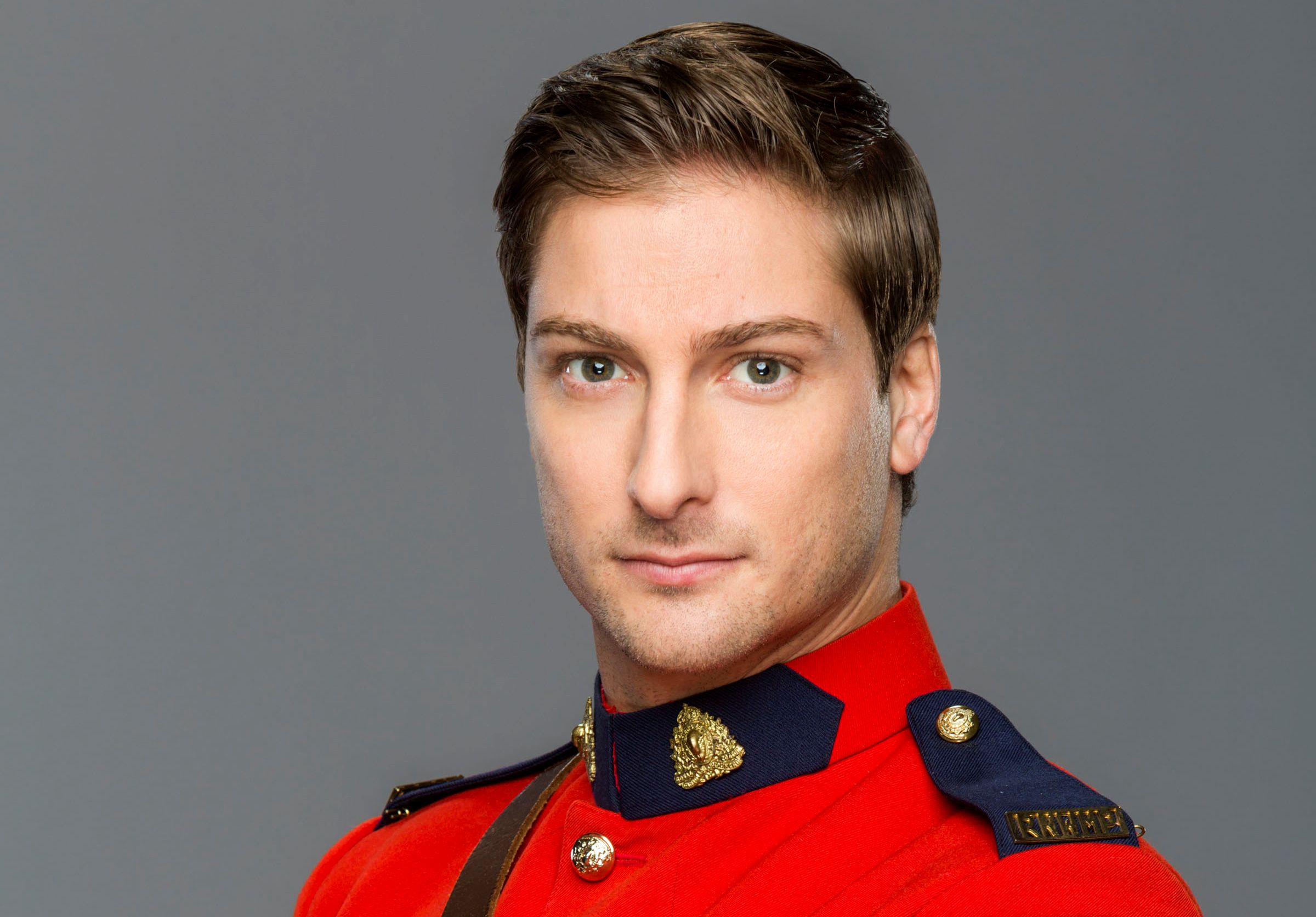 WCTH Alum Daniel Lissing New Holiday Movie & Return To Social Media