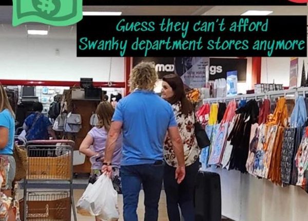 Sister Wives stars Robyn and Kody Brown Spotted Shopping In The Wild