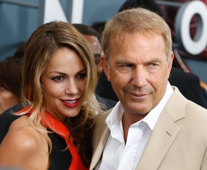 Kevin Costner Suddenly Settles Divorce For These TWO Reasons!