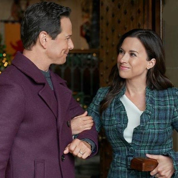 Lacey Chabert and Scott Wolf in A Merry Scottish Christmas