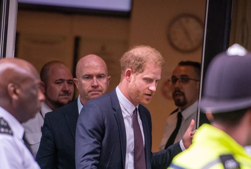 Prince Harry Is Facing An Icy Reception At Buckingham Palace