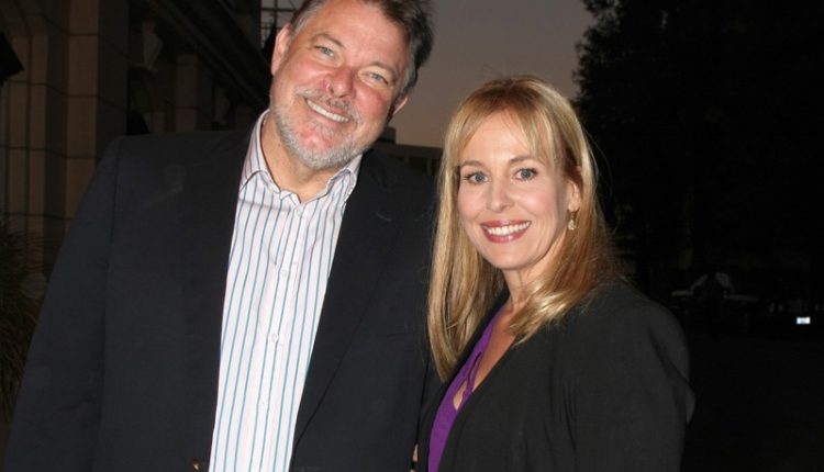 Los,Angeles,-,Oct,27:,Jonathan,Frakes,,Genie,Francis,Arrive