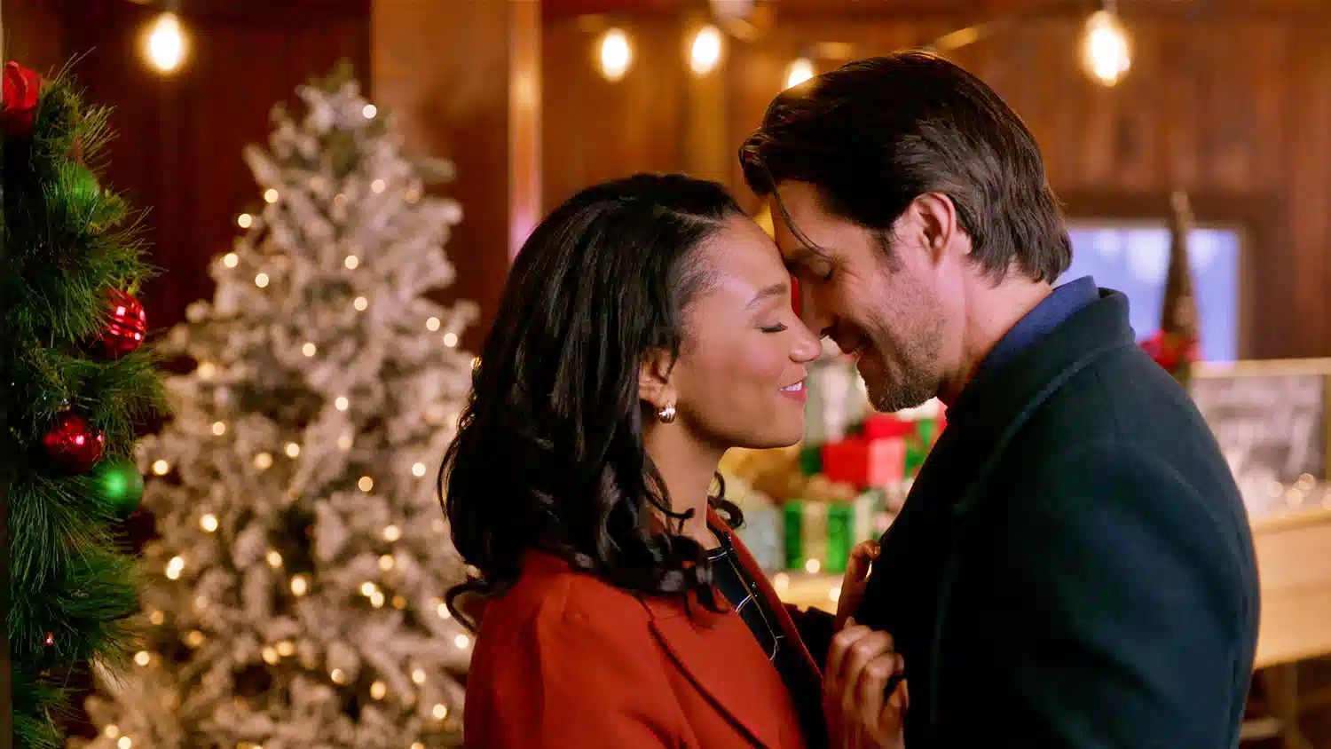 Mary Antonini and Peter Porte in Yuletide The Knot on UPtv