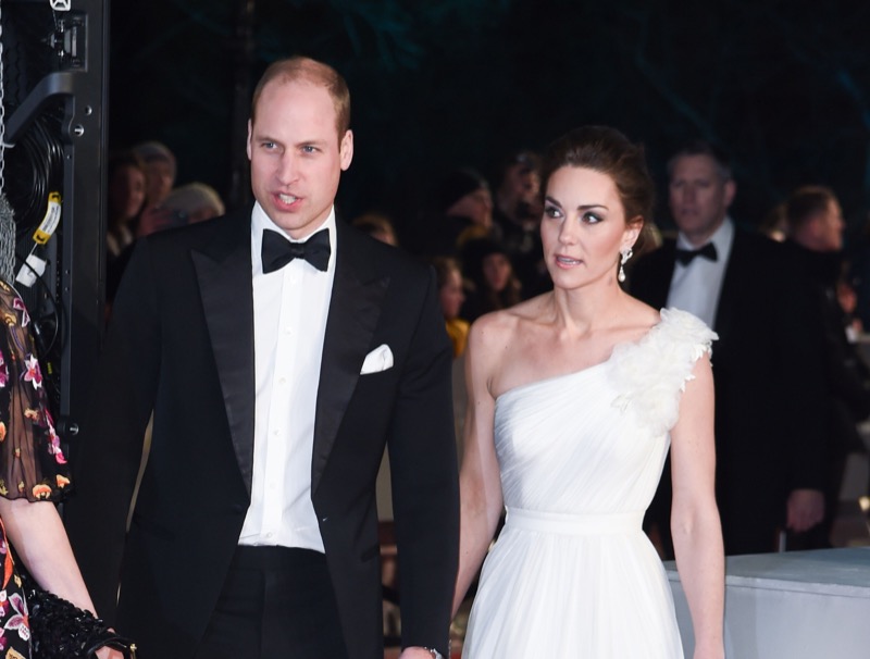 Prince William And Kate Middleton Embarrassed By Their Christmas Card