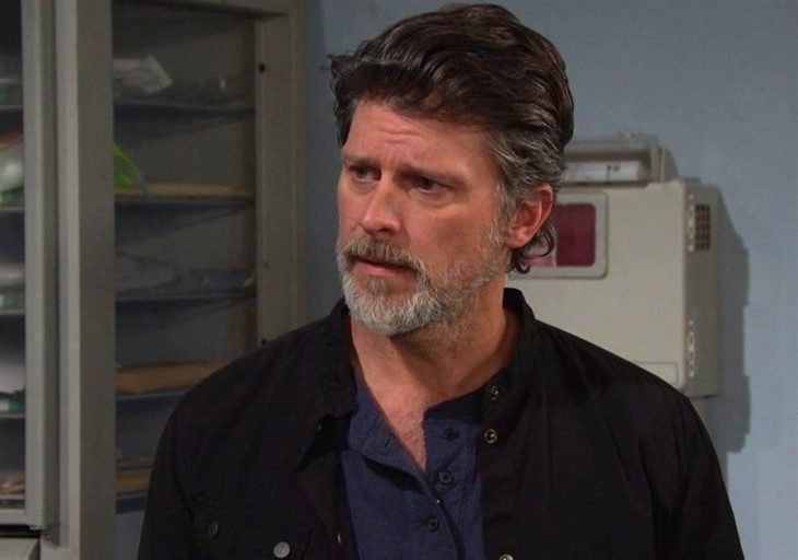 Days Of Our Lives Spoilers: Eric Visits Holly At The Hospital, EJ Witnesses A Hug And Goes Ballistic?