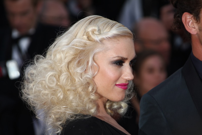 Gwen Stefani STUNS In No Doubt Band Coachella News, Blake Shelton SHOCKS With Rude Message!