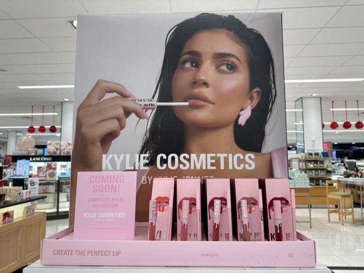 Who Still Runs Kylie Jenner Cosmetics? What We Know!