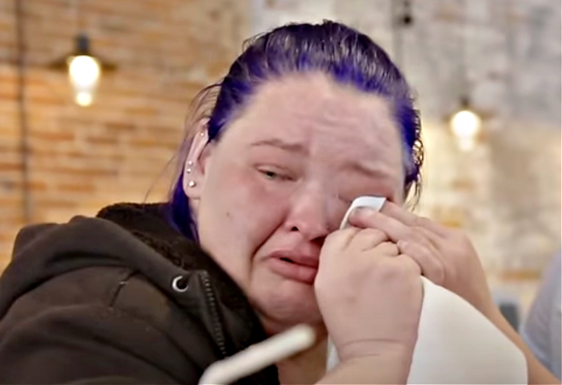 1000-Lb Sisters Spoilers: Why Do Fans Think Amy Slaton Is Faking Her Tears on the Show?