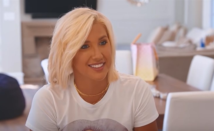 Chrisley Knows Best: How Much Savannah Chrisley Made Per Episode