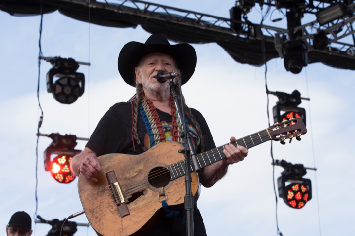 Legendary Singer Willie Nelson – The Tragedies That Have Hit In His Life