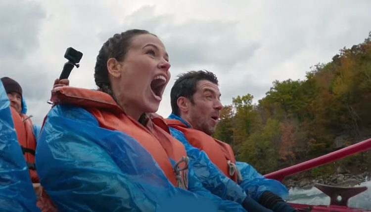 falling-in-llove-in-niagara4