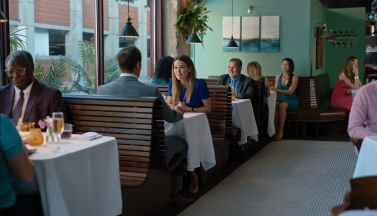 falling-in-llove-in-niagara1