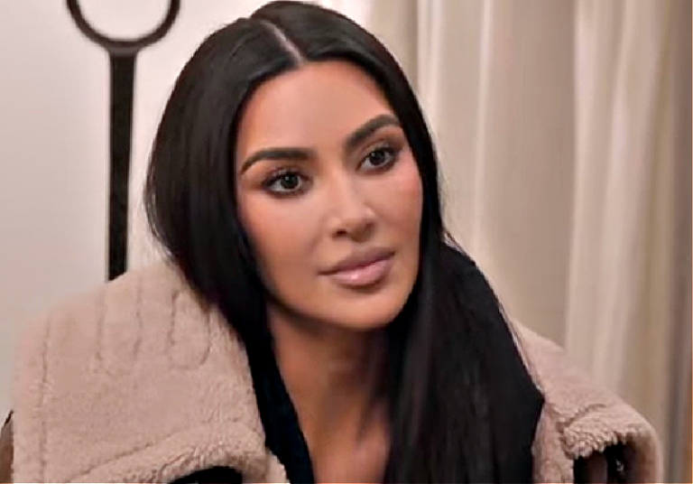 Kim Kardashian Says She's Turning Into Kourtney and Khloé With New ...