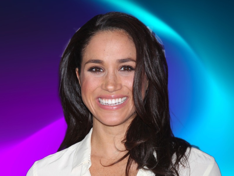 Meghan Markle Ditches Prince Harry to Swan Solo In The Hamptons