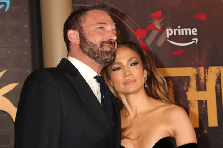 Jennifer Lopez And Ben Affleck Hug And Kiss During Family Outing