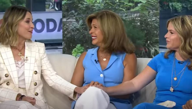 Hoda Kotb Has A tearful Departure - The Today Show - YouTube