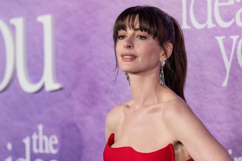 See What Anne Hathaway Has To Say About 'Princess Diaries' Return