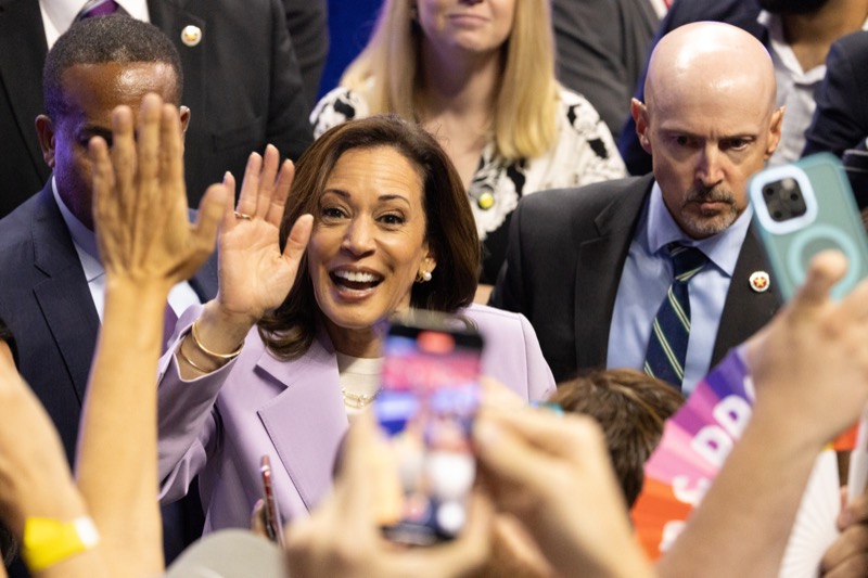 Kamala Harris Cracks Under Pressure