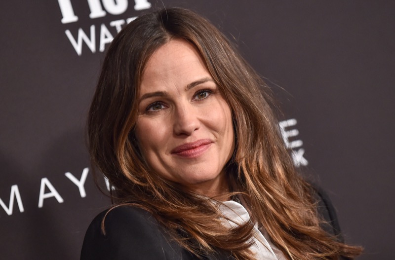 Jennifer Garner Had Surprising Encounter With A Chicken While Celebrating National Farmer’s Day