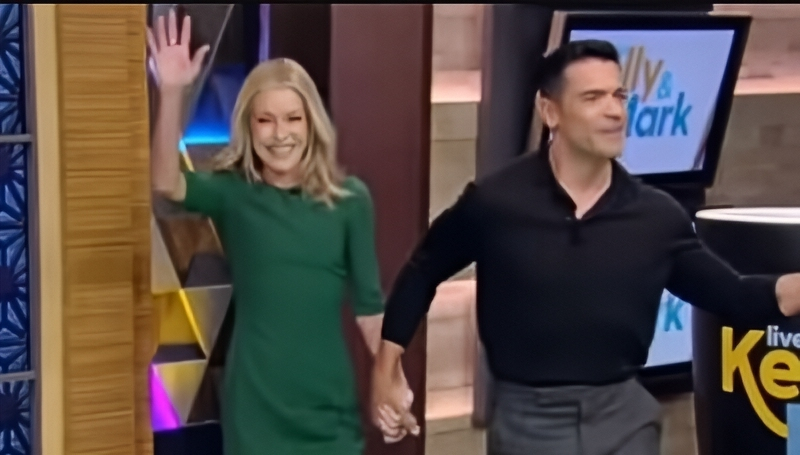 Kelly Ripa, Mark Consuelos - Live With Kelly and Mark - ABC - YouTube