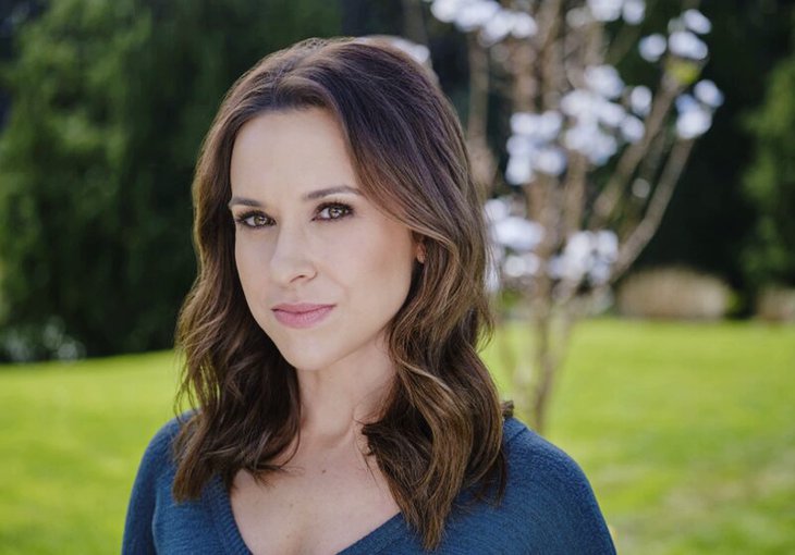 Lacey Chabert Talks The Differences Between Making Netflix Movies Versus Hallmark Movies