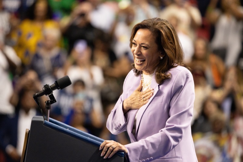 Kamala Harris Has Another Bizarre Moment On Stage