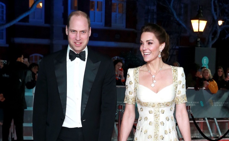 Prince William & Kate’s Christmas Card Revealed A Family Grown Closer and More United Than Ever