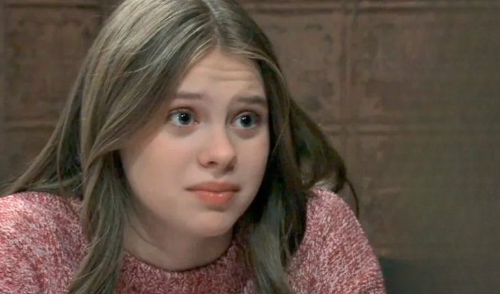 Charlotte Cassadine (Scarlett Fernandez)