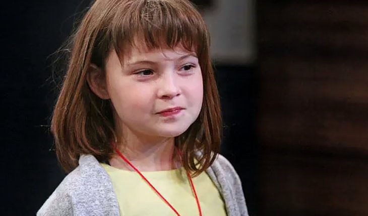 Cordelia Delia Abbott (Sophie Pollono)