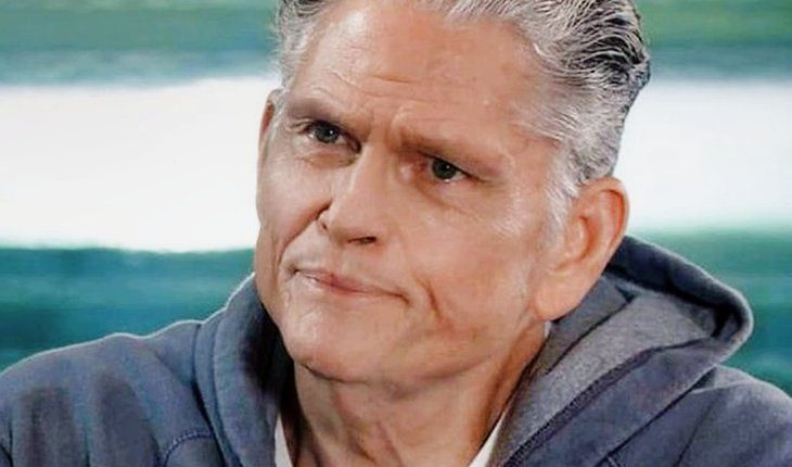 Cyrus Renault (Jeff Kober)