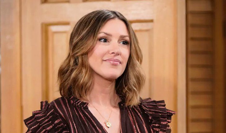 Chloe Mitchell (Elizabeth Hendrickson)