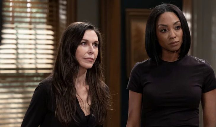 Anna Devane (Finola Hughes)