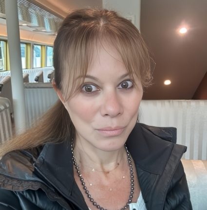 Nancy looking stressed in Japan – @nancyleegrahn – Instagram