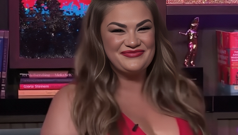 Brittany ranks Jax in bed - WWHL YouTube