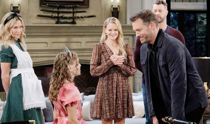 Rachel Black (Finley Rose Slater)